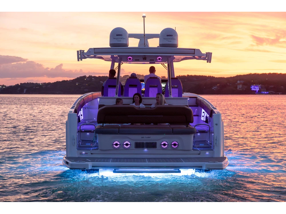 Regal 38 Surf 38 Surf 2025 alt