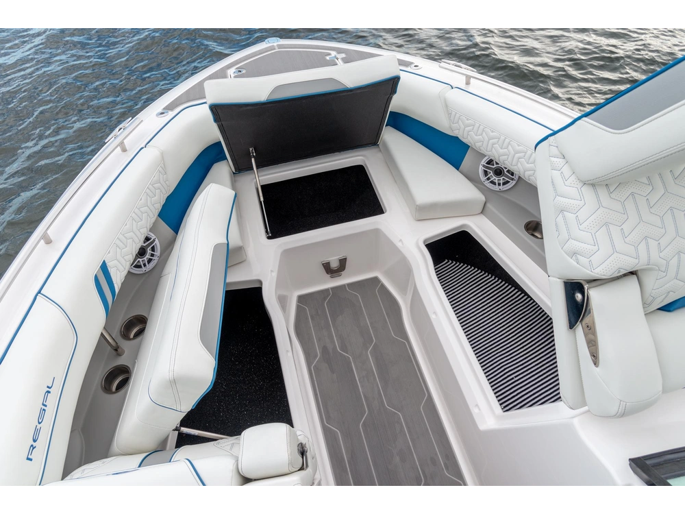 Regal LS9 Surf LS9 Surf 2025 alt