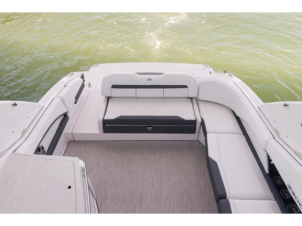 Regal 3300 3300 2025 alt