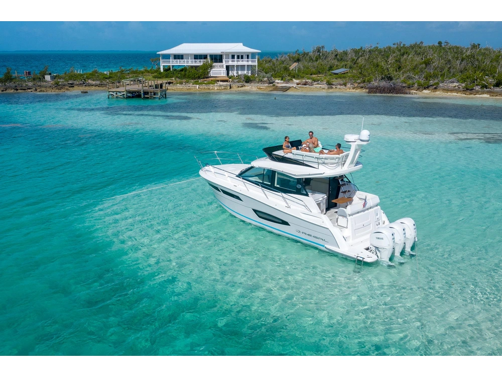 Regal 38 FXO 38 FXO 2025 alt