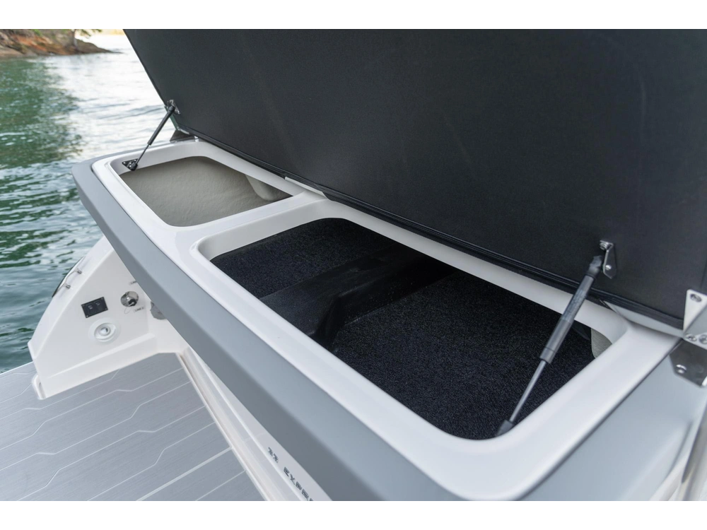 Regal 33 XO 33 XO 2025 alt