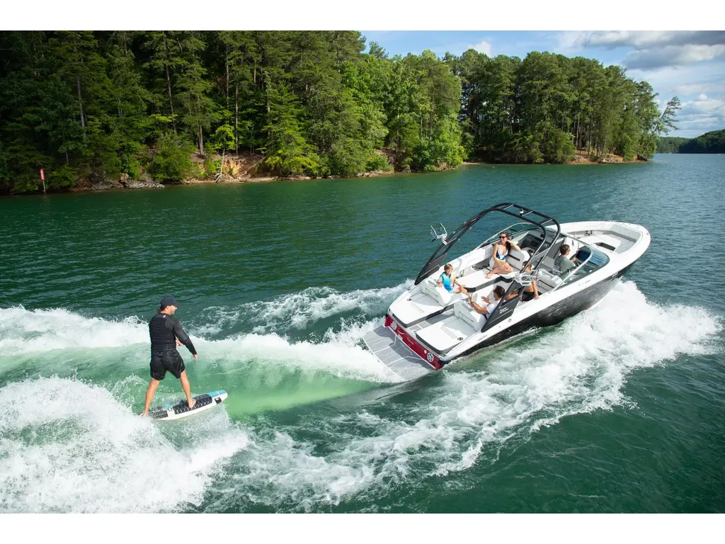 Regal LS4 Surf 2025