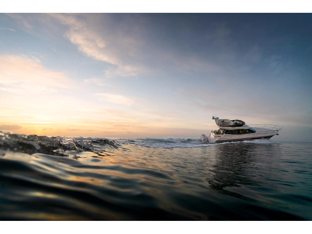 Regal 38 FXO 38 FXO 2025 alt