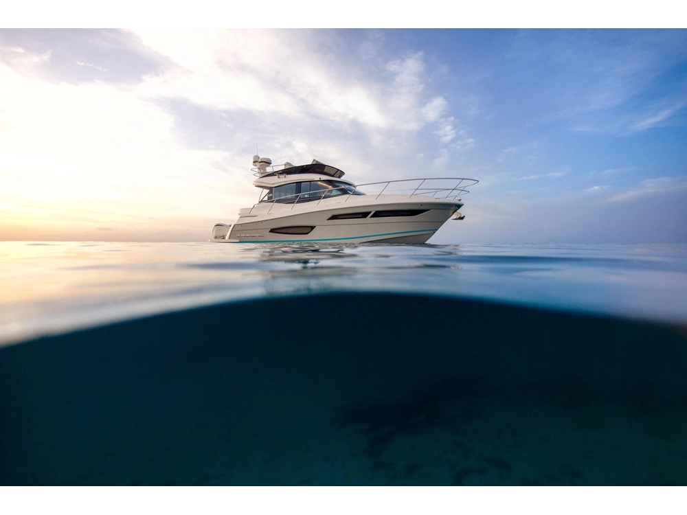 Regal 38 FXO 38 FXO 2025 alt