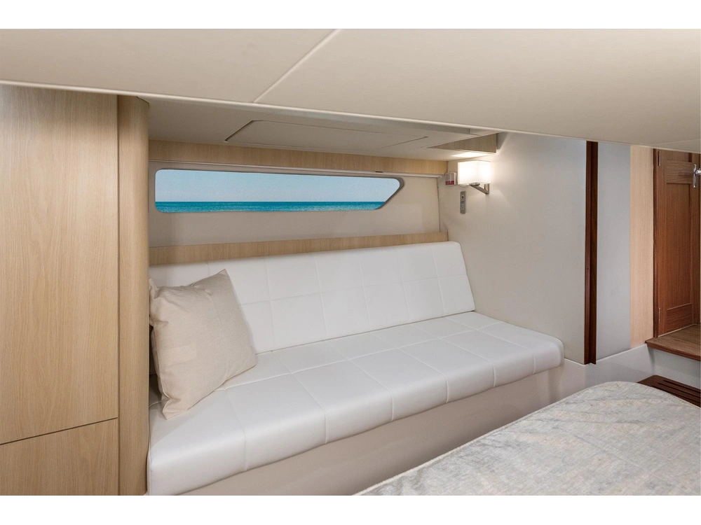 Regal 42 Grande Coupe 42 Grande Coupe 2025 alt