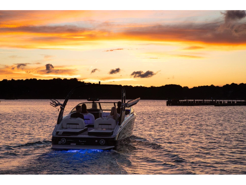 Regal LS6 Surf LS6 Surf 2025 alt