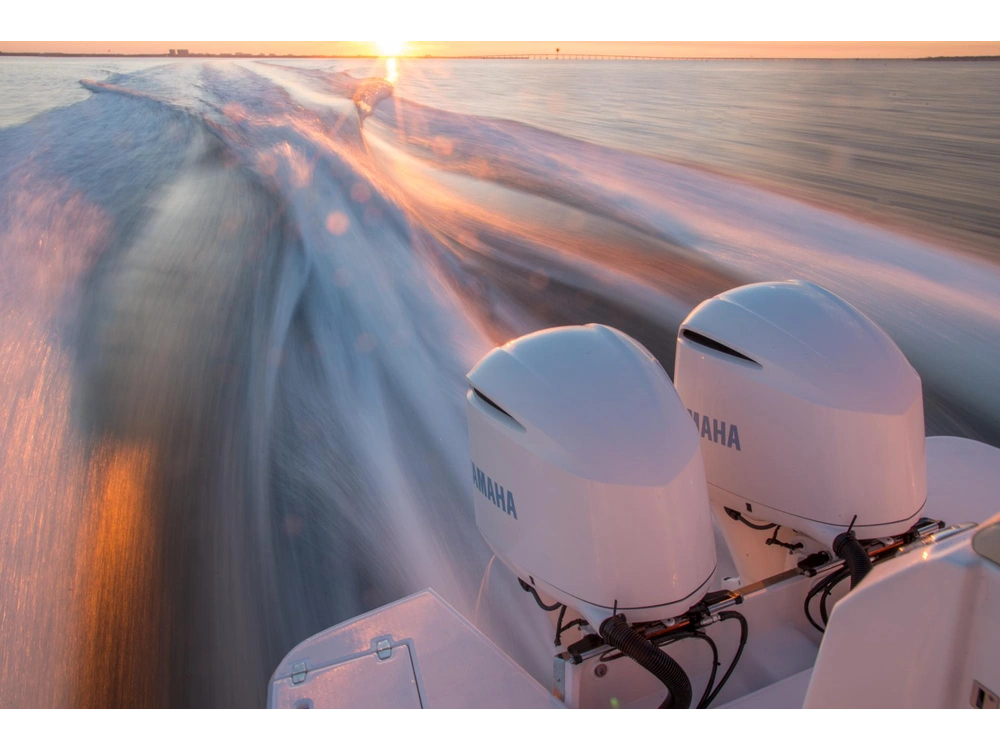 Regal 33 SAV 33 SAV 2025 alt