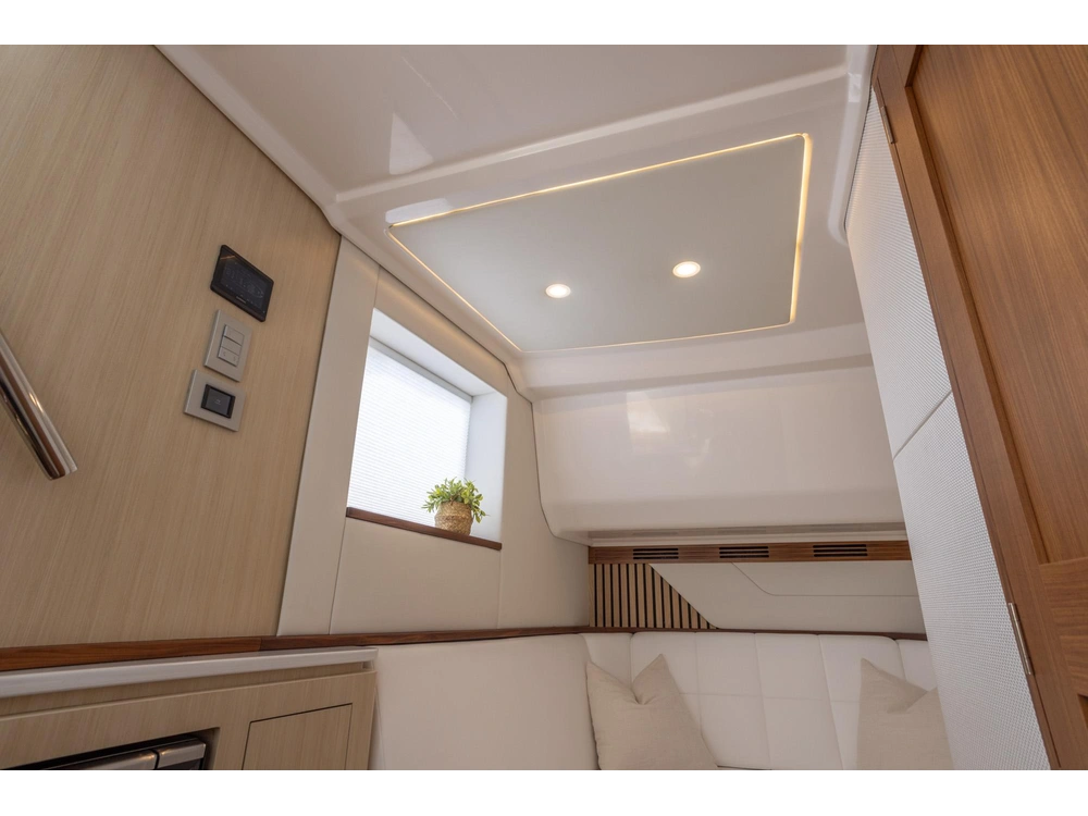 Regal LX43 LX43 2025 alt