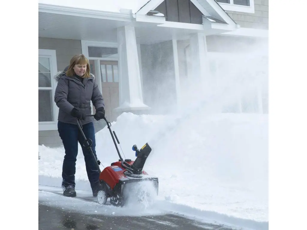 2025 Toro 18 in. (46 cm) Power Clear® 518 ZE Gas Snow Blower