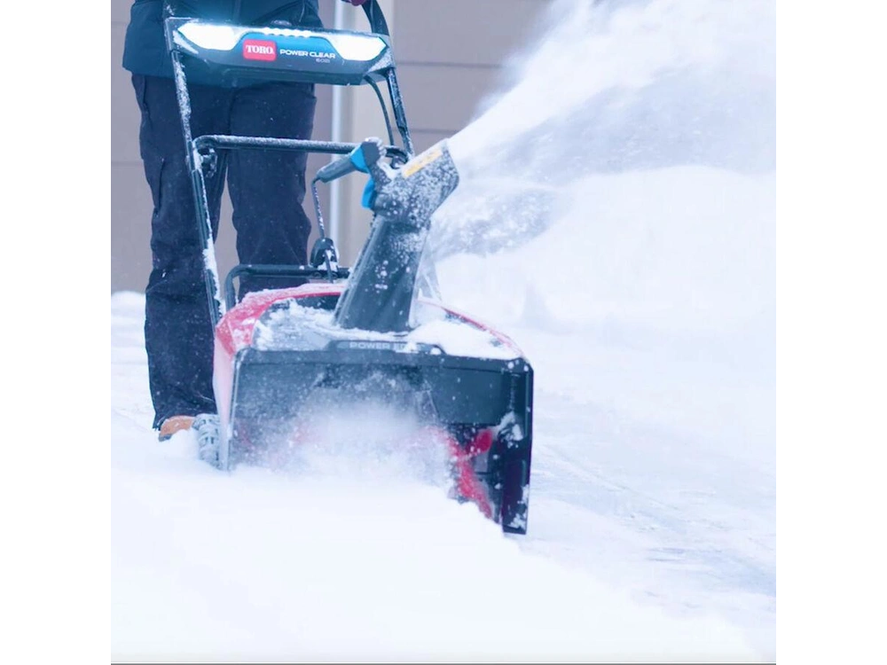 2025 Toro 60V MAX* 21 in. (53 cm) Power Clear® e21 Single-Stage Snow Blower - (2) 6.0Ah Batteries Included 60V MAX* 21 in. (53 cm) Power Clear® e21 Single-Stage Snow Blower - (2) 6.0Ah Batteries Included alt