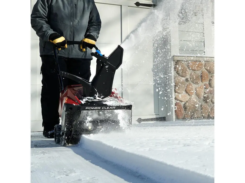Toro Souffleuse à neige à essence Power Clear® 518 ZE de 46 cm (18 po) à démarrage électrique 2025