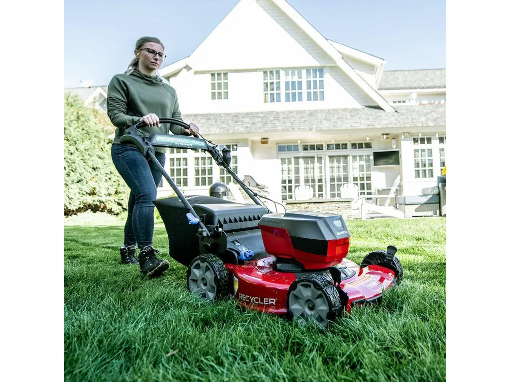Toro Tondeuse à gazon Recycler® de 60 V Max* et 56 cm (22 po) avec Personal Pace® – batterie de 6,0 Ah incluse (21466) 2025