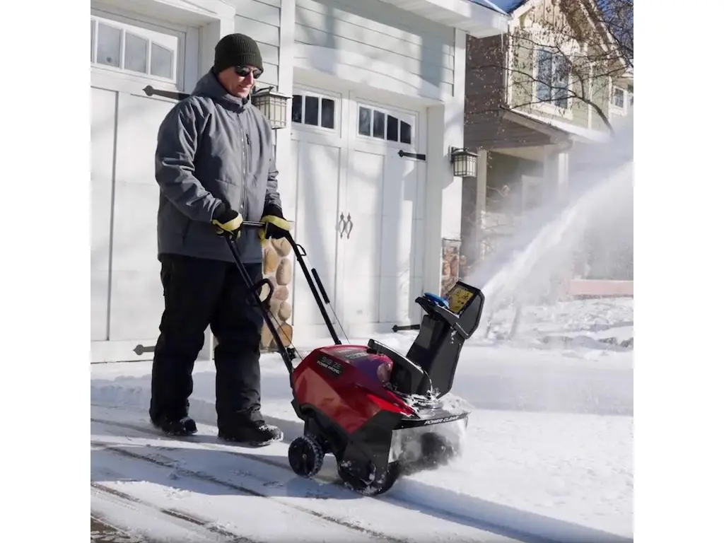 Toro Souffleuse à neige à essence Power Clear® 518 ZE de 46 cm (18 po) à démarrage électrique 2025