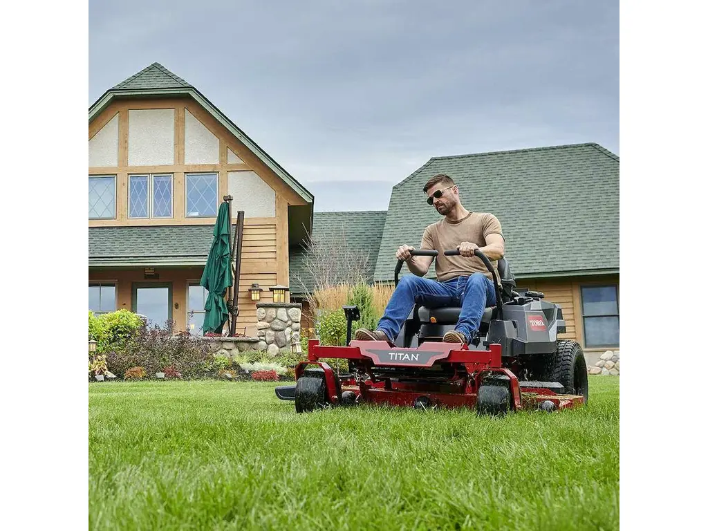 Toro Tondeuse à rayon de braquage zéro TITAN® de 137 cm (54 po) (75305) 2025