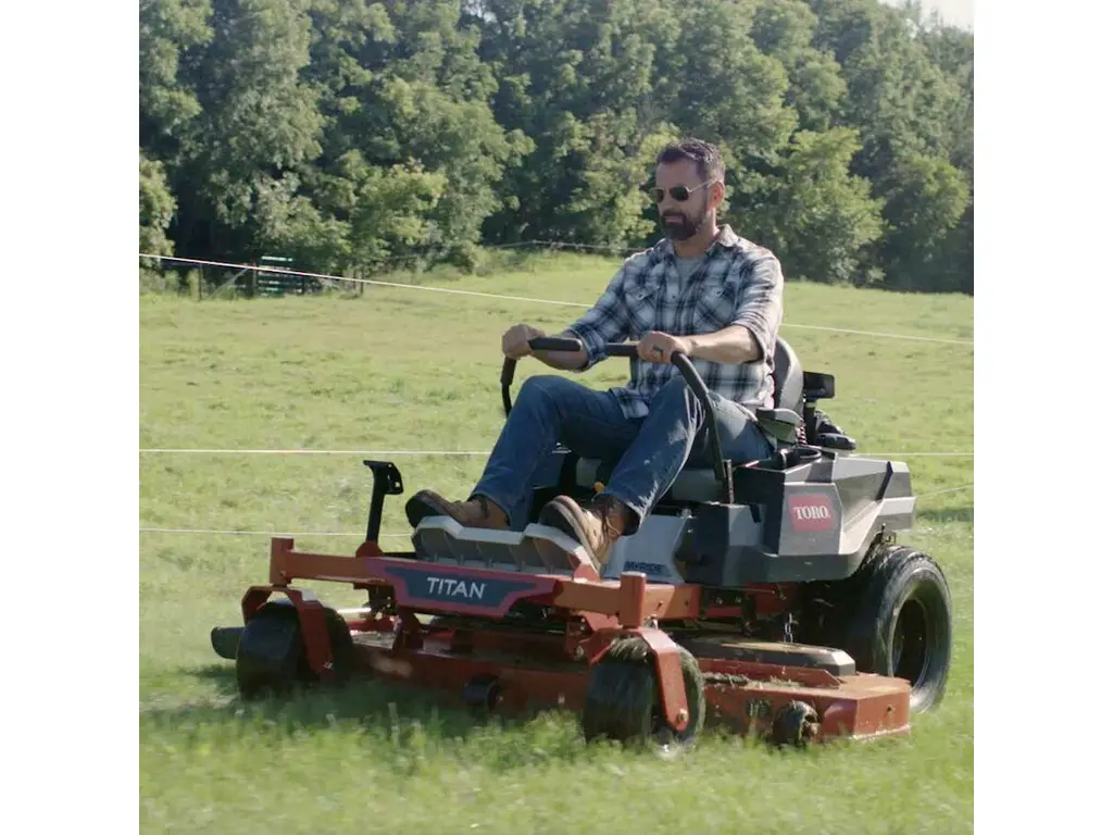 Toro Tondeuse à rayon de braquage zéro TITAN® de 137 cm (54 po) (75305) 2025