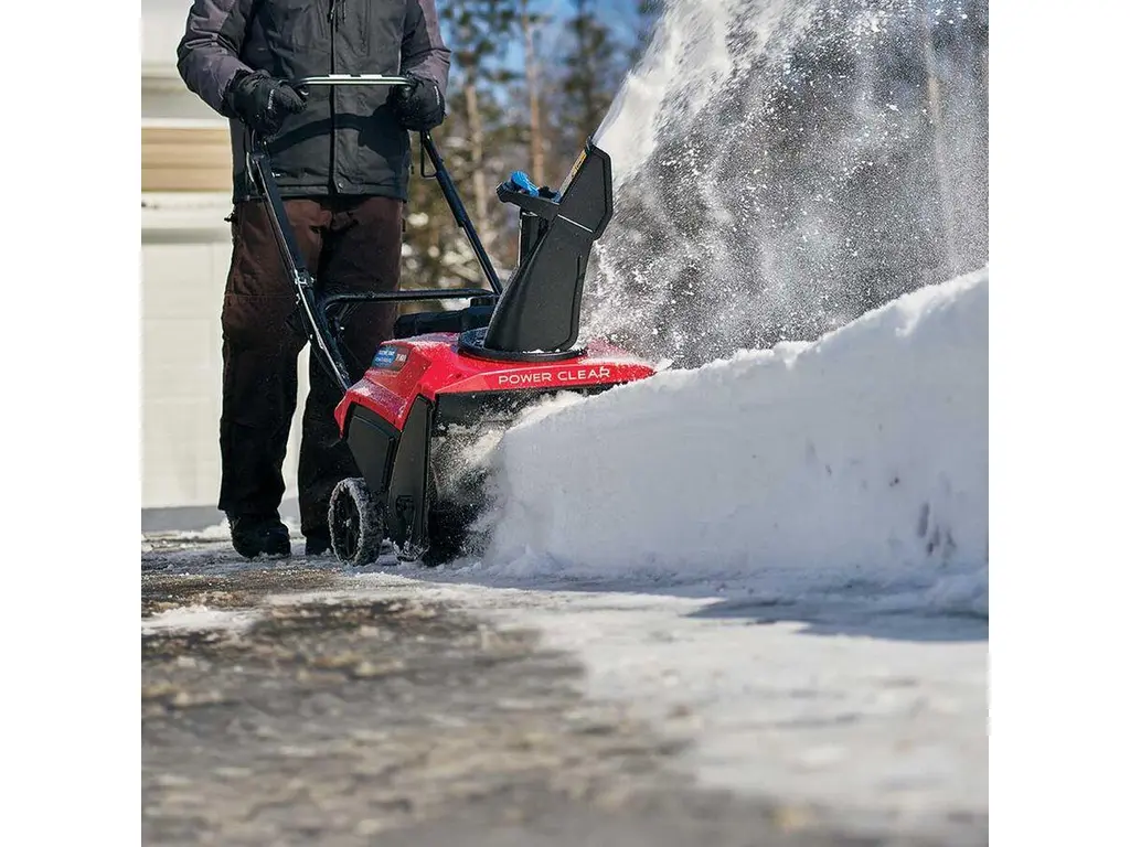 2025 Toro 21 in. (53 cm) Power Clear® 821 R-C Gas Snow Blower