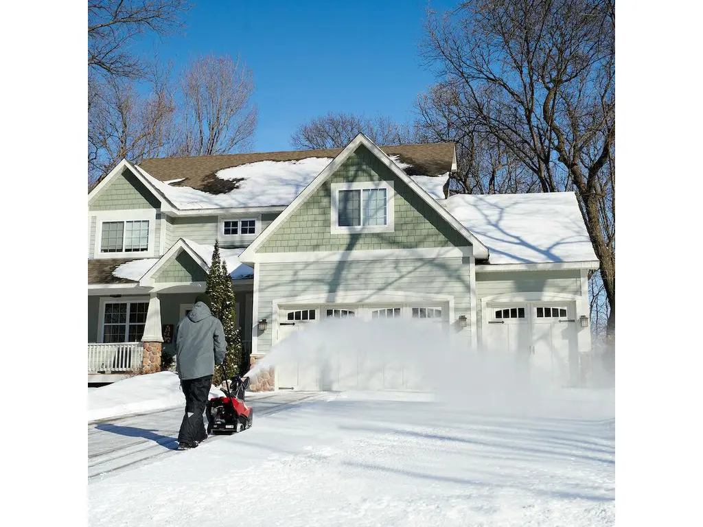 2025 Toro 18 in. (46 cm) Power Clear® 518 ZE Electric Start Gas Snowblower