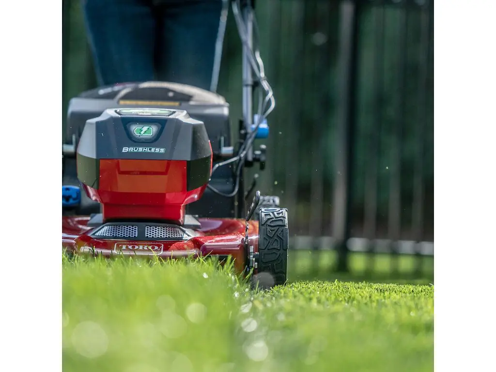 Toro Tondeuse à gazon Recycler® de 60 V MAX* et 56 cm (22 po) avec Personal Pace® – batterie non incluse 2025