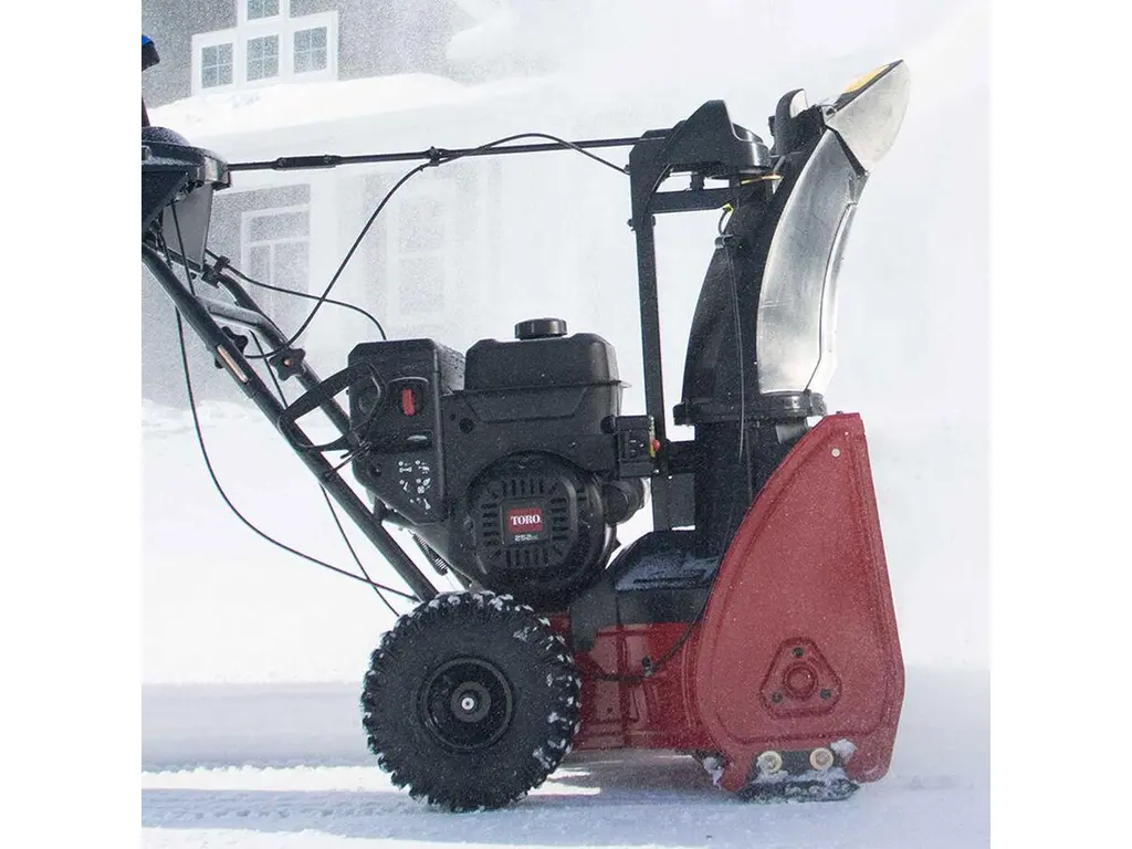 2025 Toro 24 in (61 cm) SnowMaster® 824 QXE Snow Blower