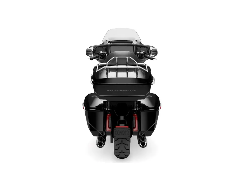 Harley-Davidson Street Glide® Ultra Vivid Black (Garniture en chrome) 2025