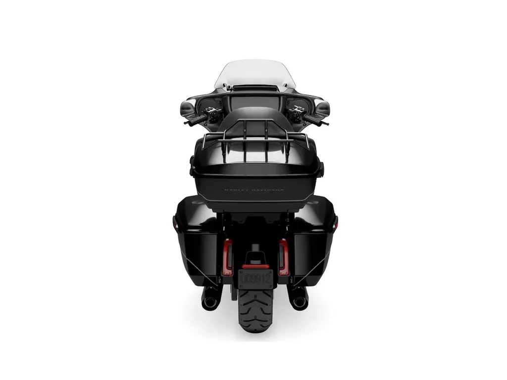 2025 Harley-Davidson Street Glide® Ultra Vivid Black (Black Finish)