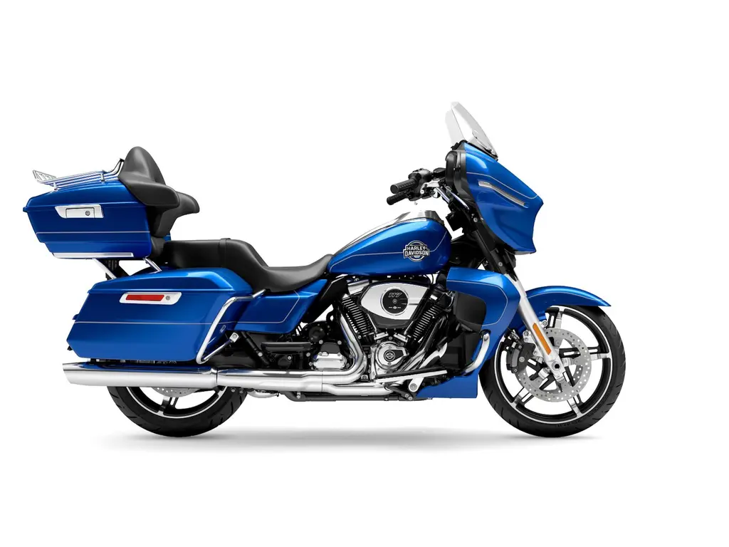 2025 Harley-Davidson Street Glide® Ultra Blue Burst (Chrome Finish)