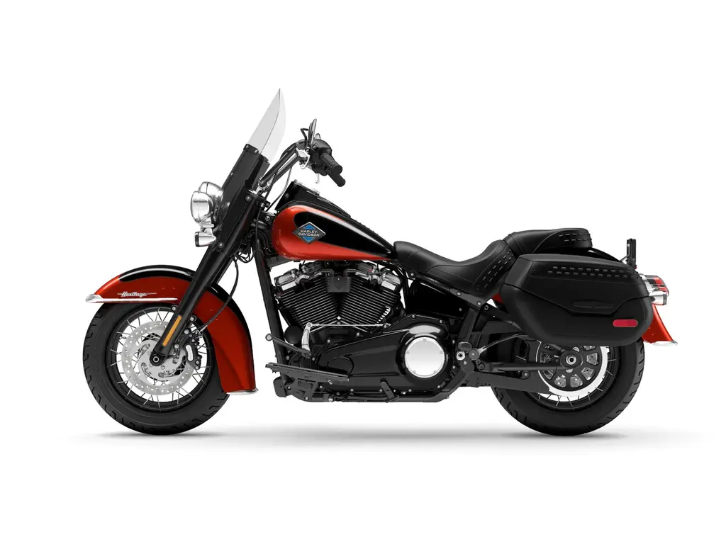 Harley-Davidson Heritage Classic Whiskey Fire/Vivid Black (Roues Spoke) 2025