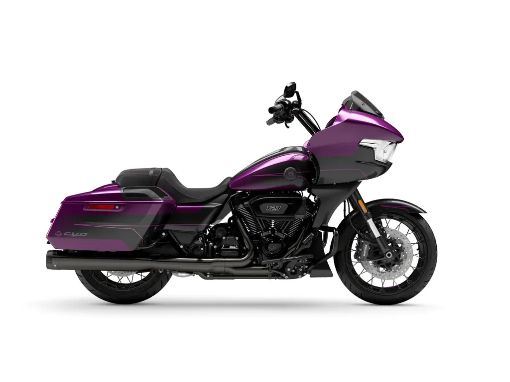 2025 Harley-Davidson CVO™ Road Glide® Raven Fade