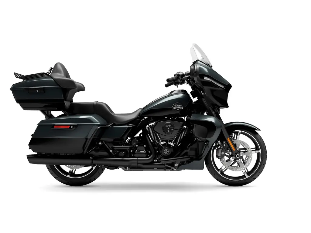 2025 Harley-Davidson Street Glide® Ultra Iron Horse Metallic/Vivid Black (Black Finish)