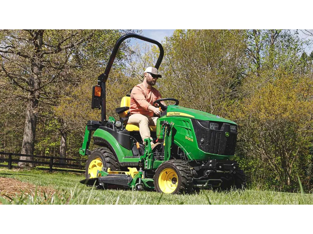 2025 John Deere 1025R 1025R alt