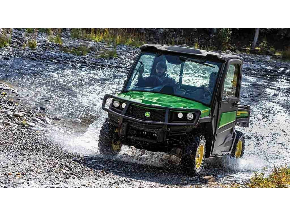 2025 John Deere XUV835M HVAC Cab XUV835M HVAC Cab alt