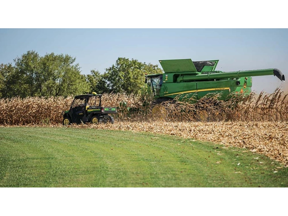 2025 John Deere XUV835M XUV835M alt