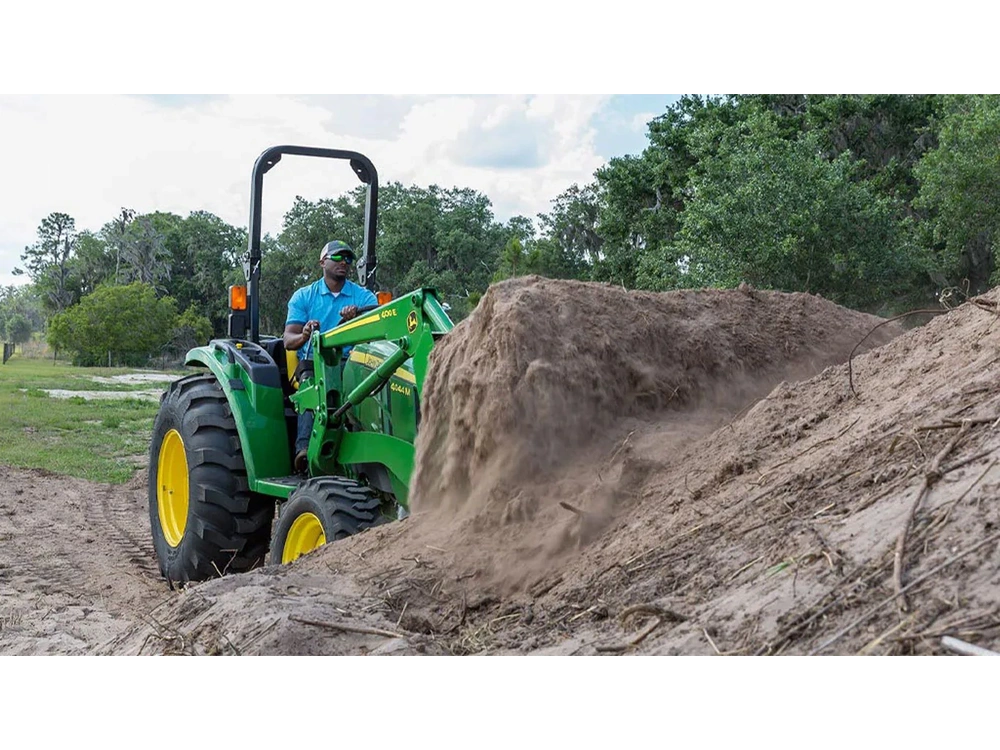 2025 John Deere 4044M 4044M alt