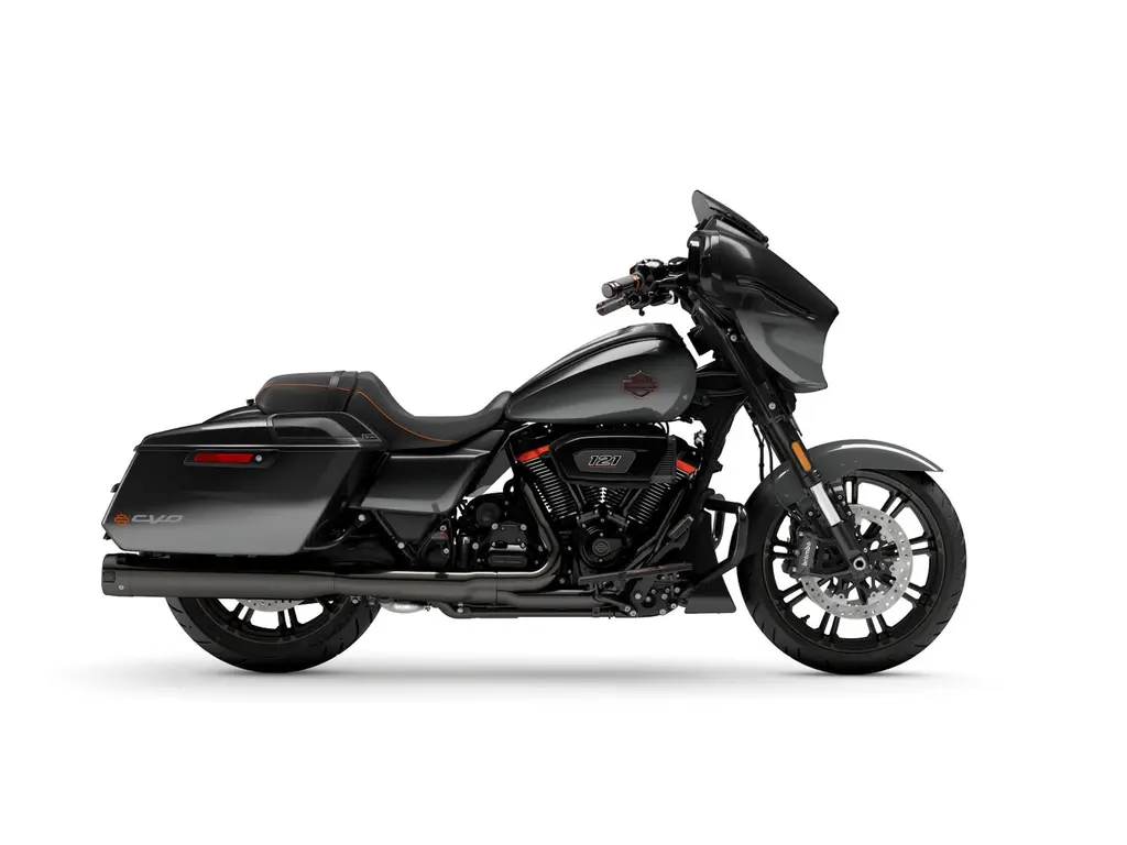 2025 Harley-Davidson CVO™ Street Glide® Raven Fade