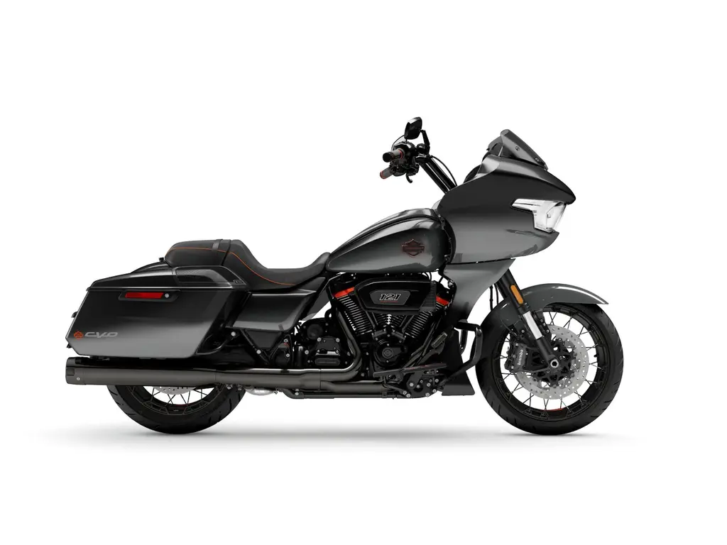 Harley-Davidson CVO™ Road Glide® Raven Fade 2025