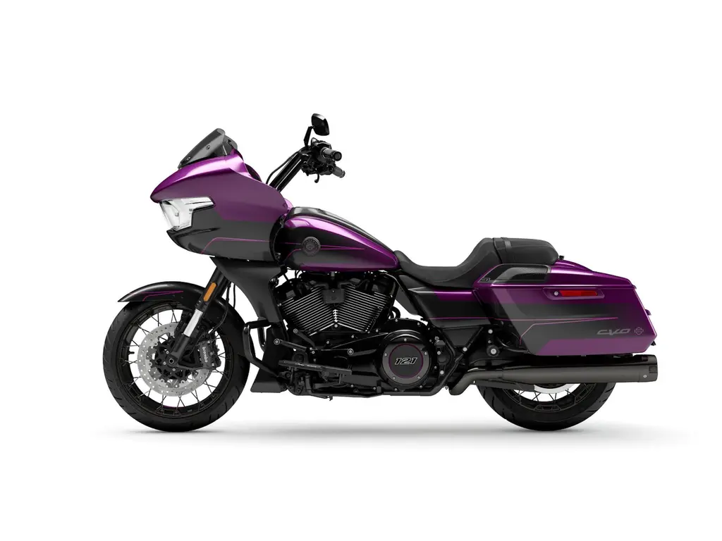 Harley-Davidson CVO™ Road Glide® Poison Berry 2025