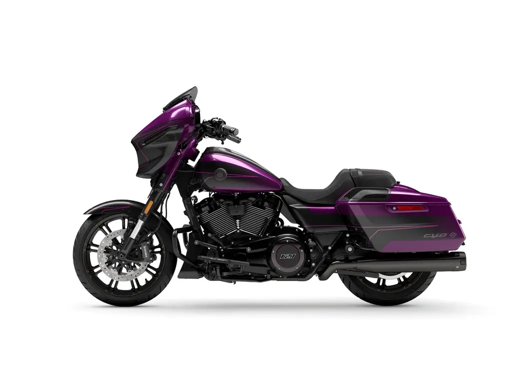 2025 Harley-Davidson CVO™ Street Glide® Poison Berry