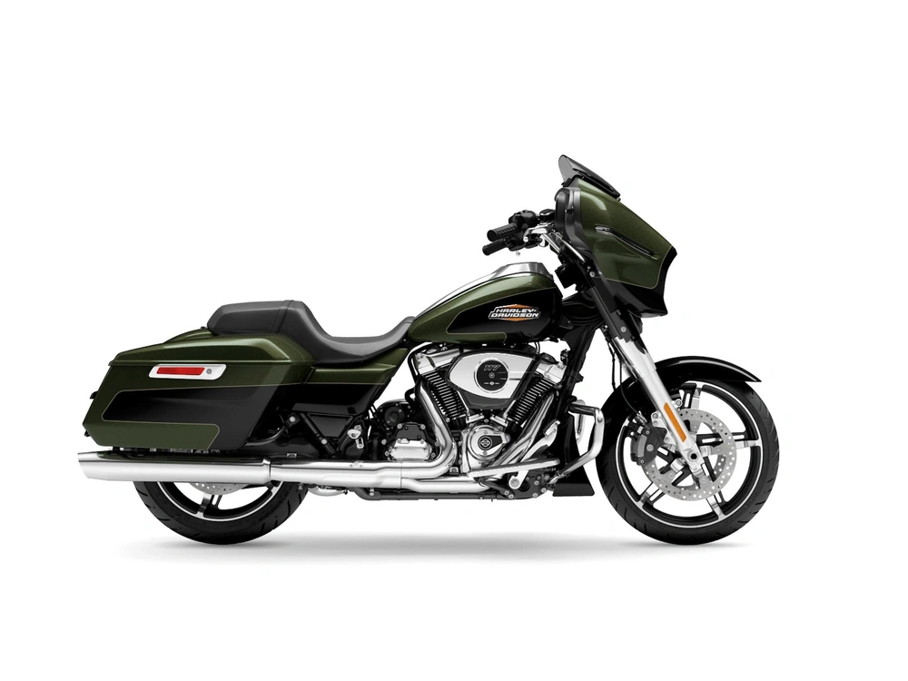 Harley-Davidson Street Glide® Street Glide® Two-Up Olive Steel Metallic/Vivid Black (Chrome Trim) 2026 alt