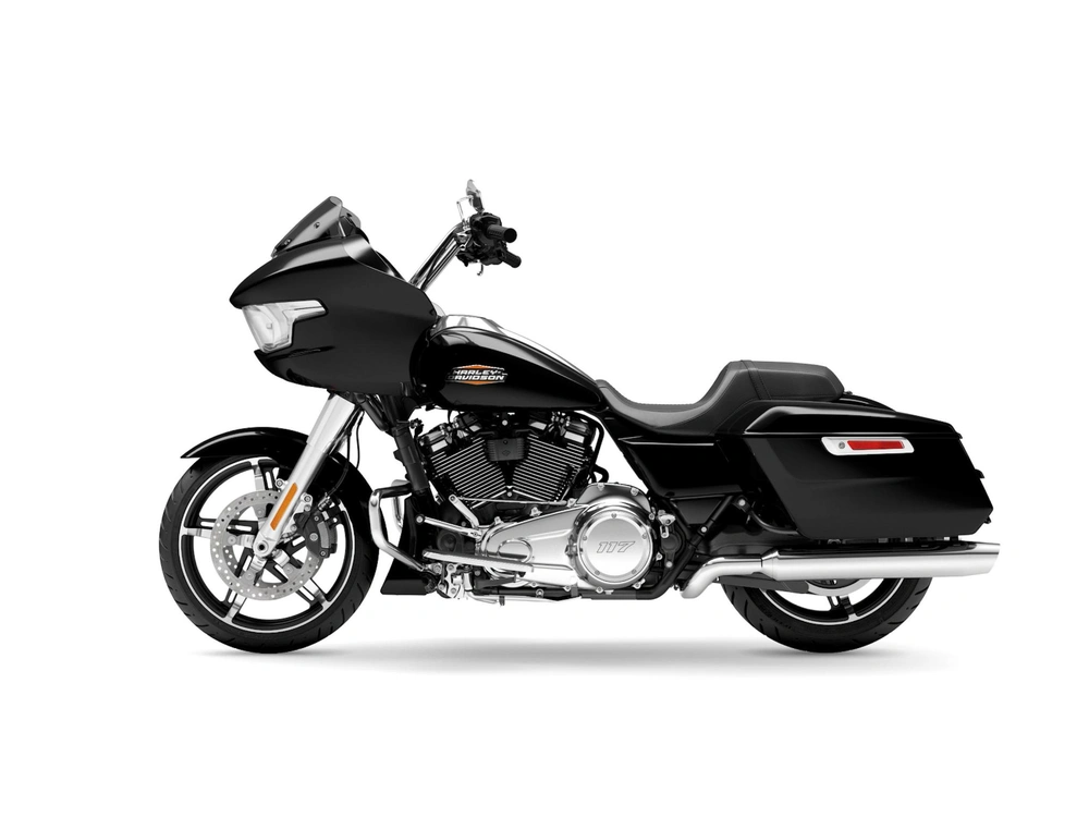 Harley-Davidson Road Glide® Road Glide® Two-Up Vivid Black (Chrome Trim) 2026 alt
