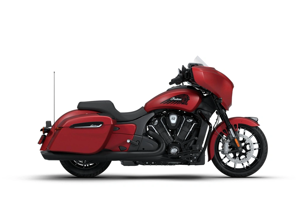 Indian Motorcycle Chieftain PowerPlus Dark Horse Chieftain PowerPlus Dark Horse with 112 and PowerBand Audio Package Sunset Red Smoke 2026 alt