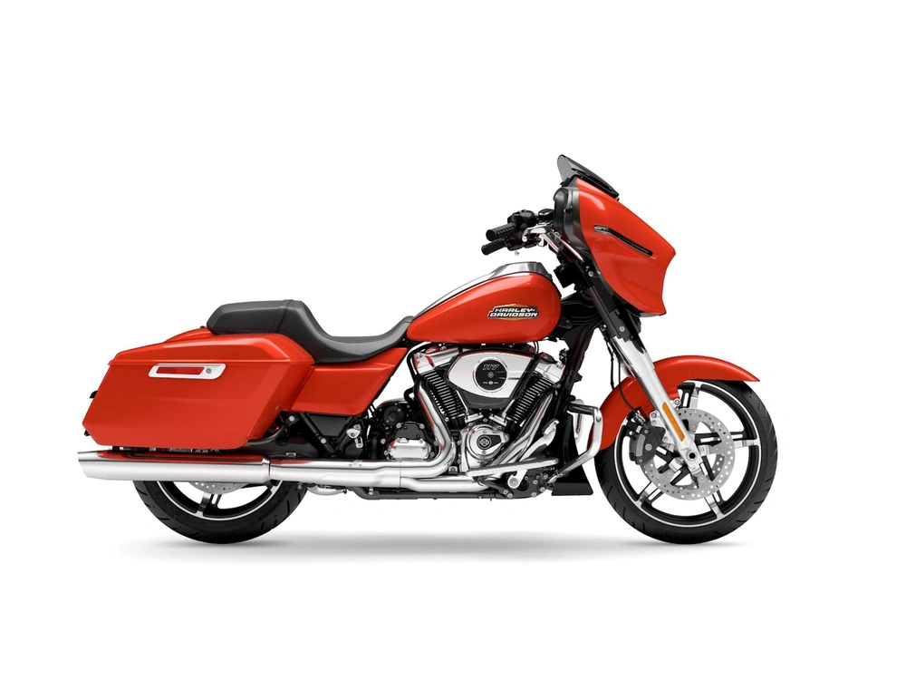 Harley-Davidson Street Glide® Street Glide® Two-Up Blood Orange (Chrome Trim) 2026 alt