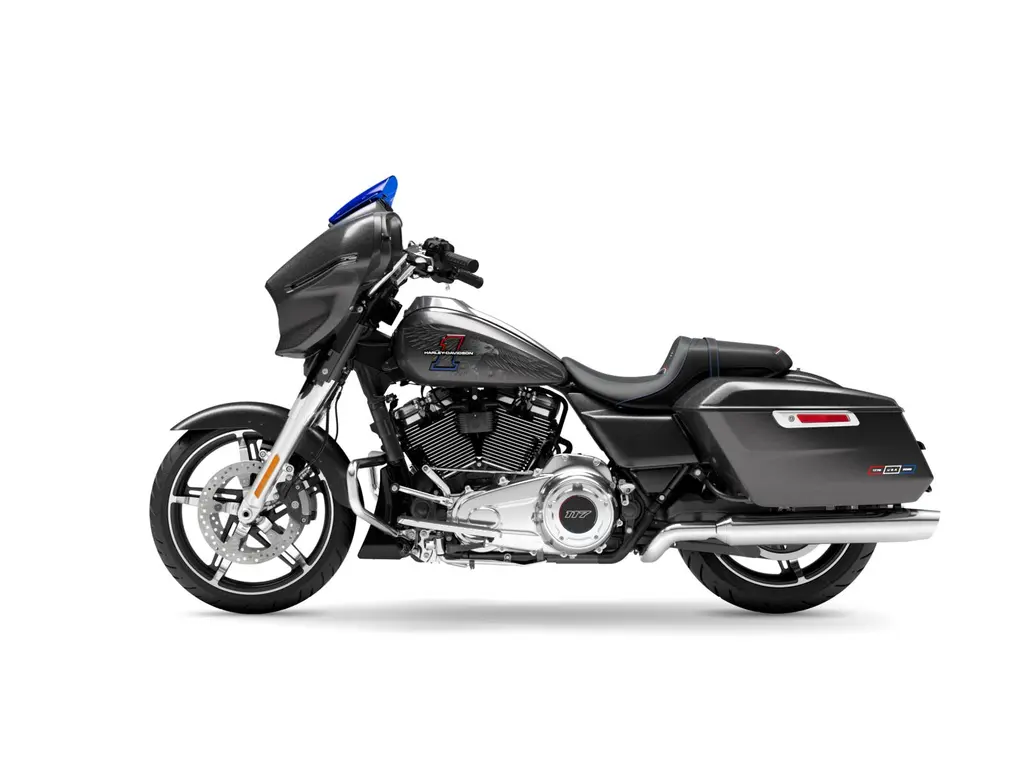 2026 Harley-Davidson Street Glide® Two-Up Midnight Ember (Chrome Trim)