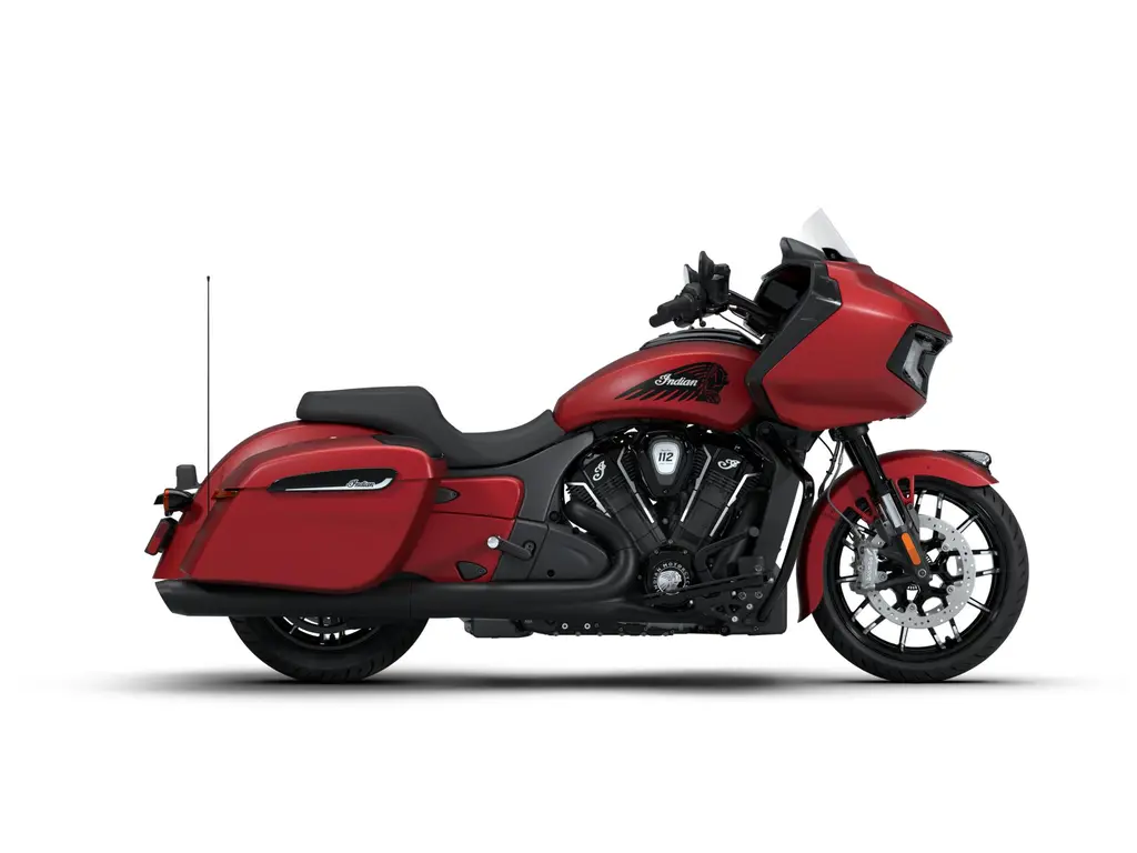 Indian Motorcycle Indian Challenger Dark Horse with 112 and PowerBand Audio Package Sunset Red Smoke 2026