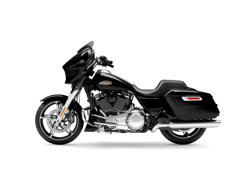 Harley-Davidson Street Glide® Vivid Black (Chrome Finish) 2026