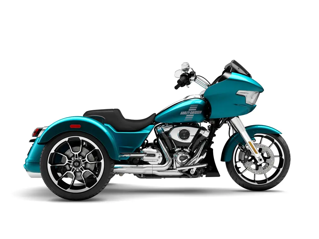 2026 Harley-Davidson Road Glide® 3 Teal Thunder (Chrome Trim)