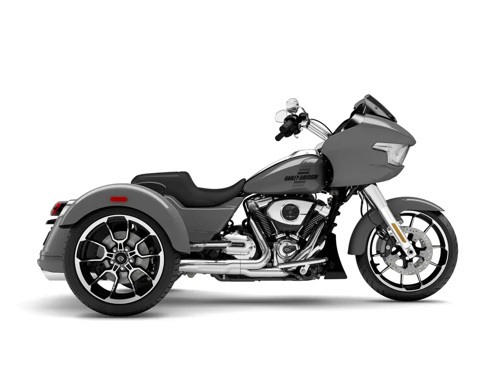 2026 Harley-Davidson Road Glide® 3 Dark Billiard Gray (Chrome Trim)