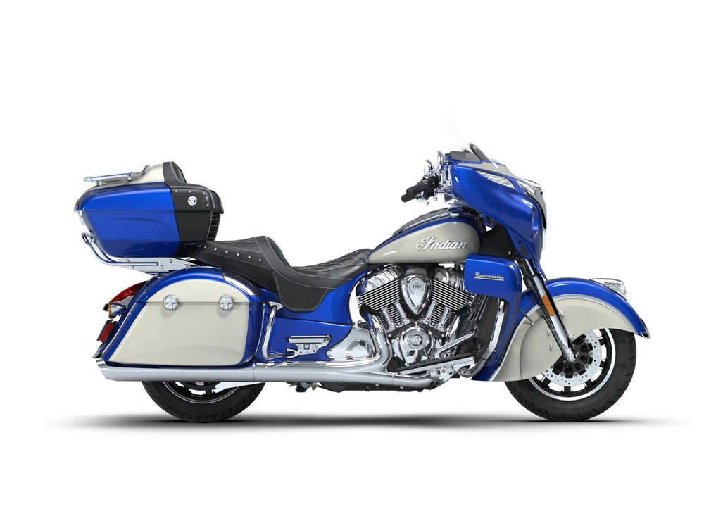 2026 Indian Motorcycle Roadmaster Roadmaster with PowerBand Audio Deep Blue Metallic / Silver Quartz Metallic alt