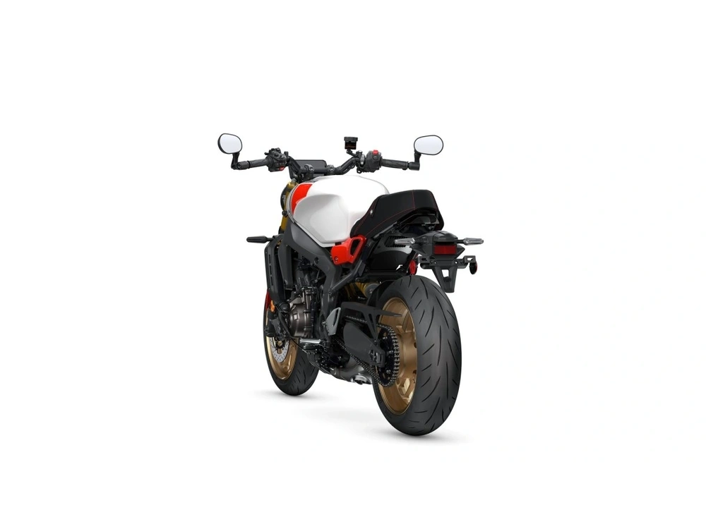 2026 Yamaha XSR900 XSR900 Heritage White alt