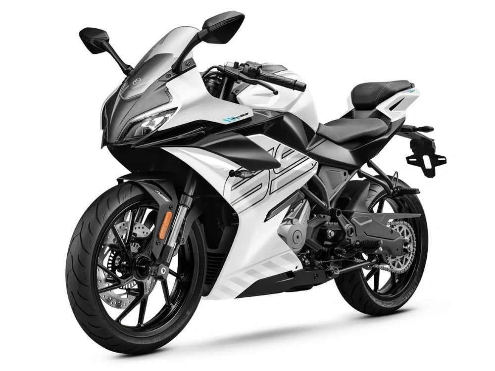 2026 CFMOTO 300SS 300SS Nebula White alt