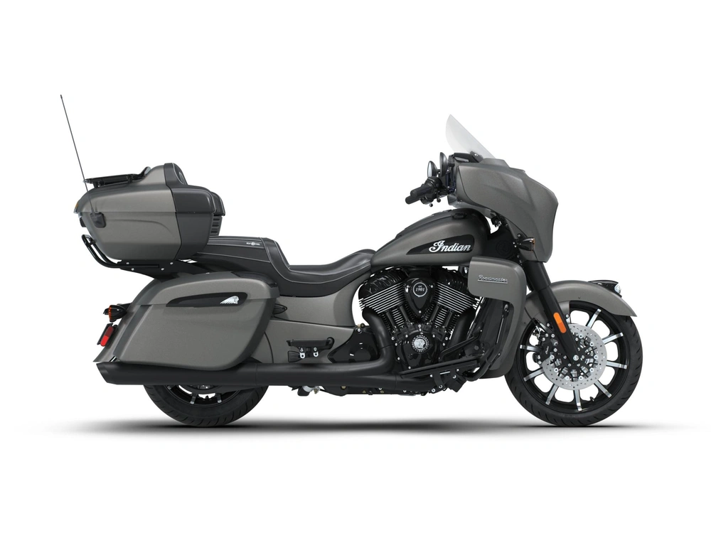 2026 Indian Motorcycle Roadmaster Dark Horse Roadmaster Dark Horse with PowerBand Audio Package Heavy Metal Smoke alt